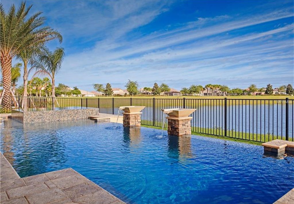 Luxury House with Swimming Pool Bellalago - $ 639,990
 
